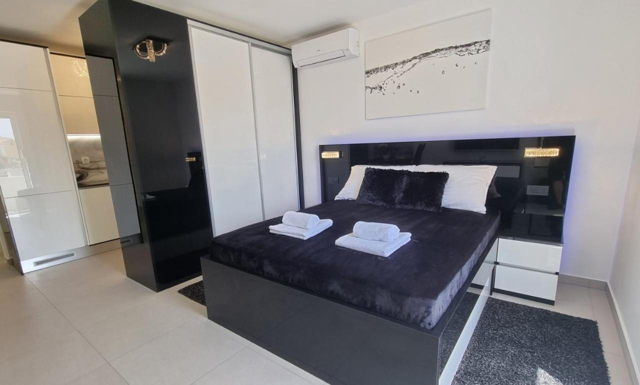Bartol Luxury Apartments Krk Croatia, With Own Hot Tub - Whirlpool Krk Town Eksteriør bilde