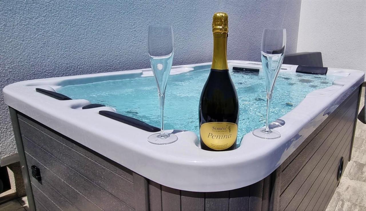 Bartol Luxury Apartments Krk Croatia, With Own Hot Tub - Whirlpool Krk Town Eksteriør bilde