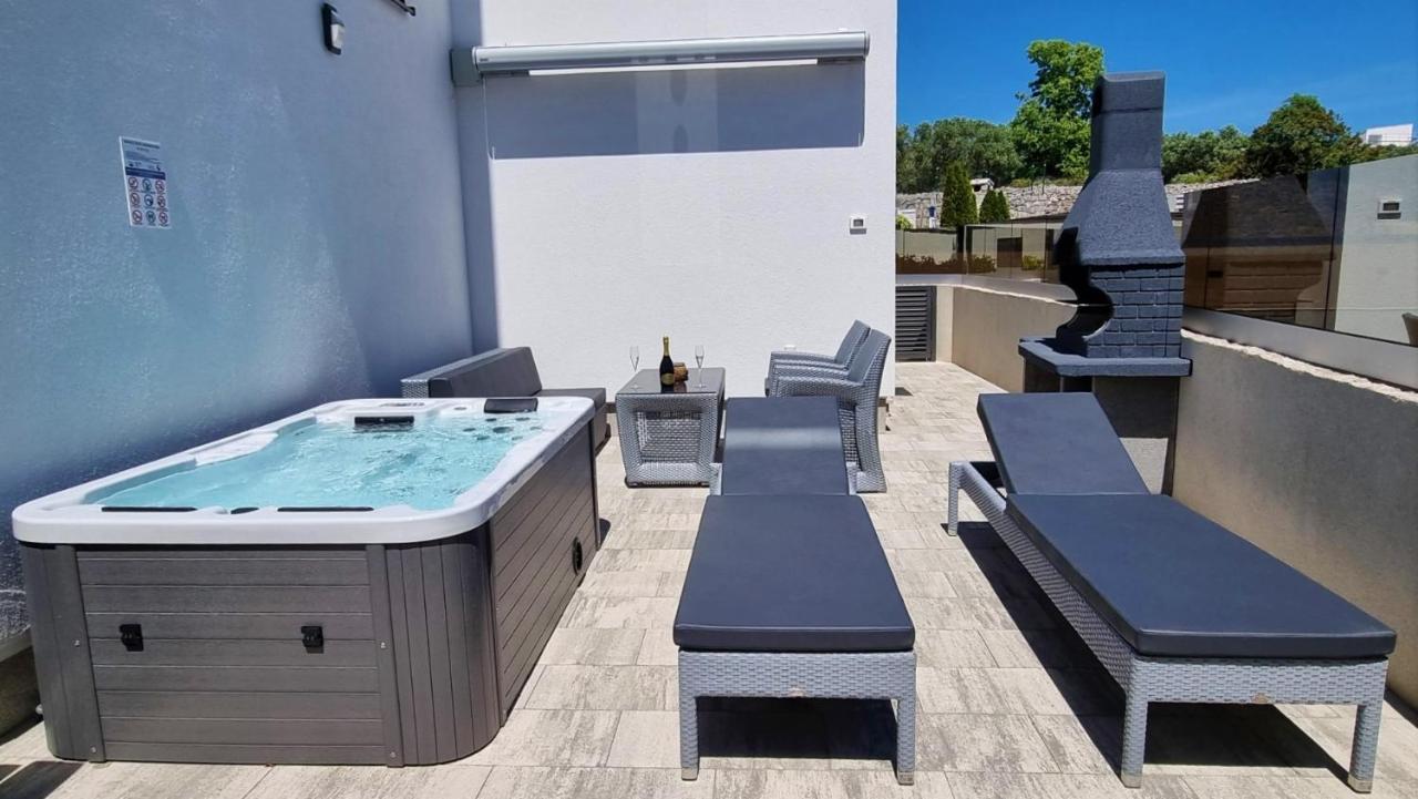Bartol Luxury Apartments Krk Croatia, With Own Hot Tub - Whirlpool Krk Town Eksteriør bilde